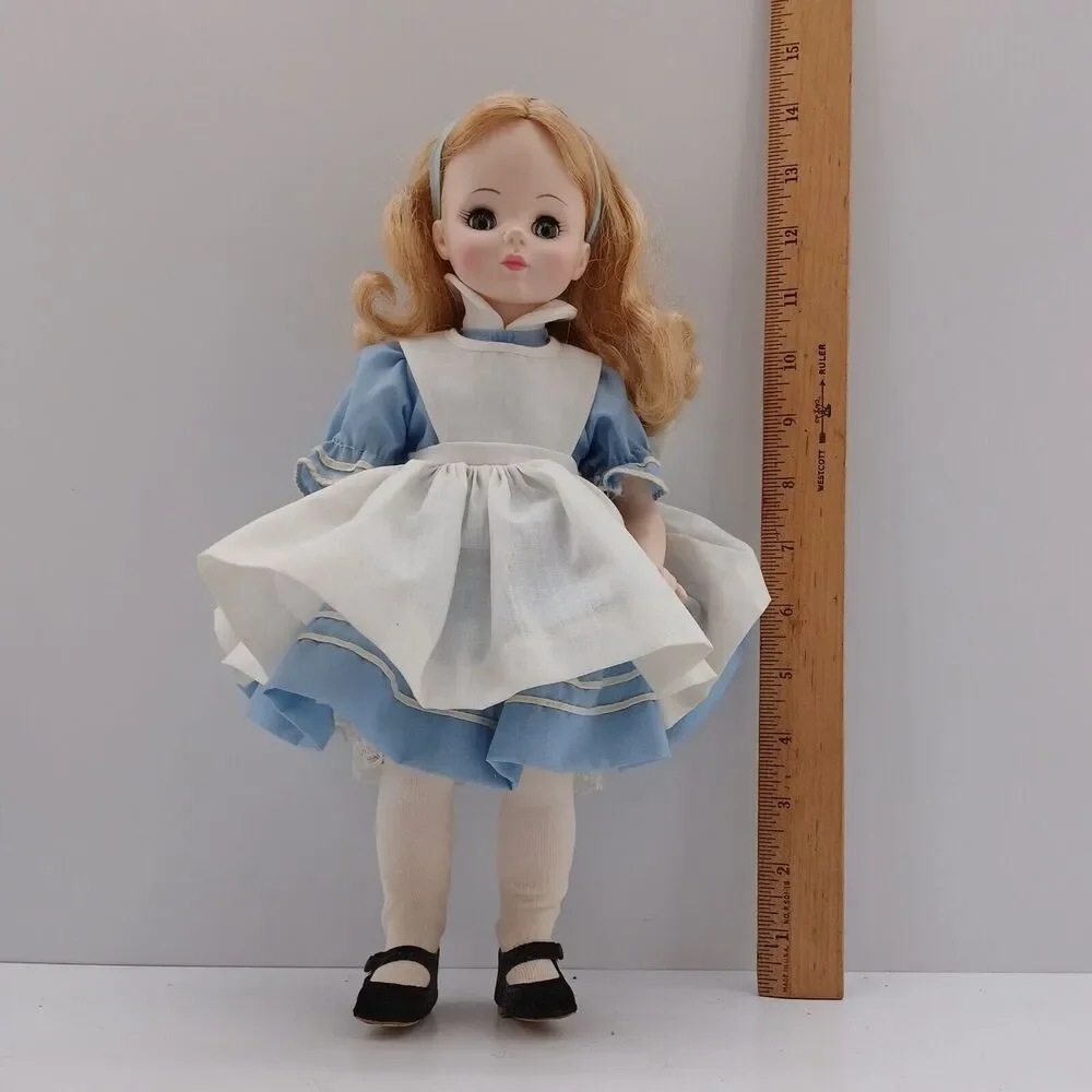 Madame Alexander Alice In Wonderland #1552 Vintage Collectable Doll